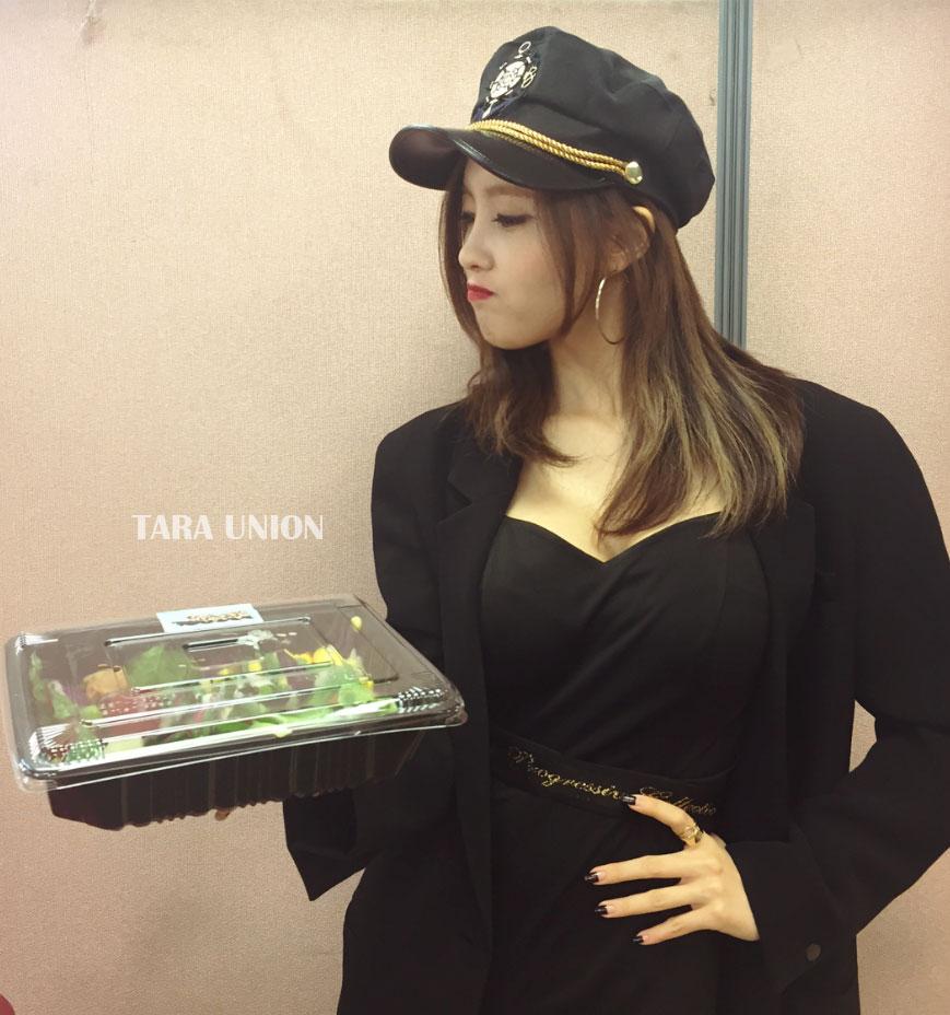 TARA_UNION's tweet photo. 150820 support http://t.co/JfKk4RvWK5