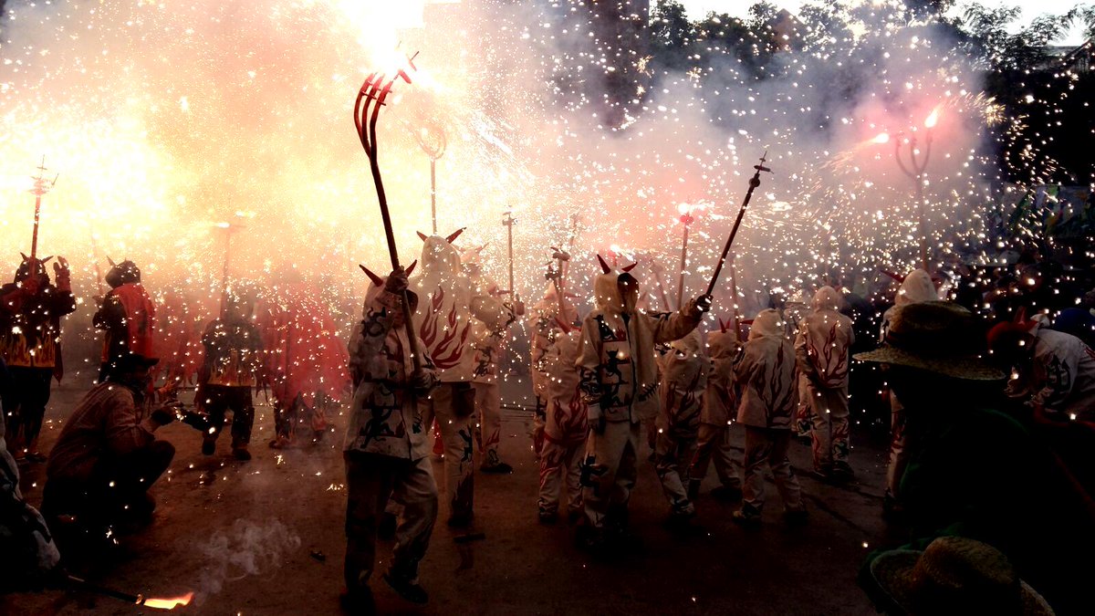 Moltes gràcies #diablesgracia per convidar-nos al vostre #correfocinfantil! #diables #cagarrieres #cambrils