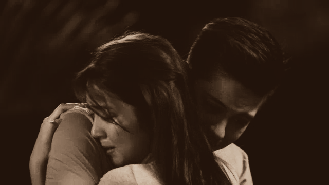 ColaBoink's tweet photo. 'Pangako ko sayo panghahawakan ko.' 🎶 #PSYUnangHalik http://t.co/5Fn4znKFpG