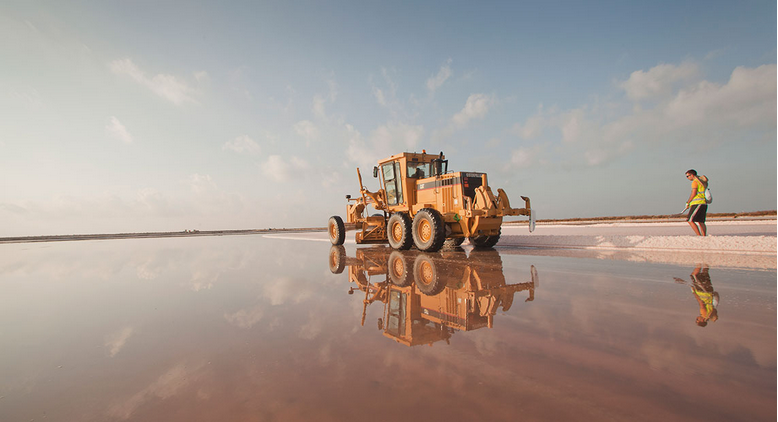 Sea Salt harvest season! 
Today our "Salinada" starts in Delta de l'Ebre.