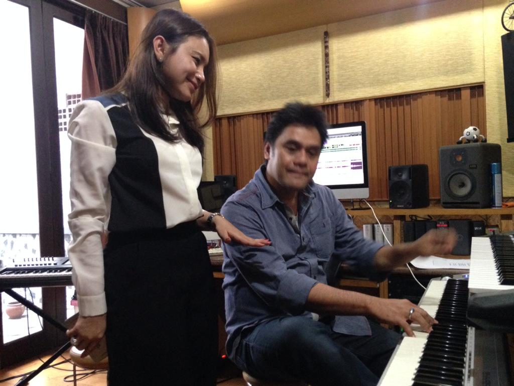 #WonderfulIndonesia and #PesonaIndonesia Theme Song Recording with <a href="/mynameisrossa/">Rossa Roslaina</a> at <a href="/MusikitaRecords/">Musikita Records </a>