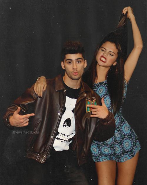 1dotpss's tweet photo. Zayn Malik and Selena Gomez http://t.co/fstQgg2o7M