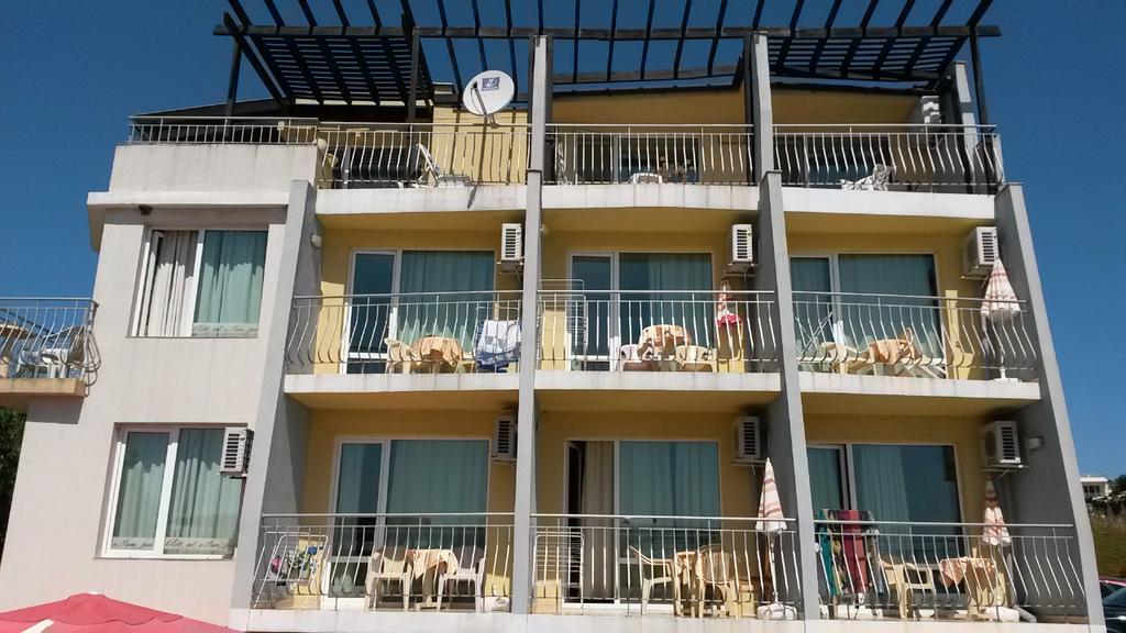 sourceinst's tweet image. Guess which room #sourcecamp is in.