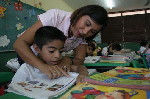 MujeresNA's tweet photo. A los y las maestras por su compromiso con l@s niñ@s de #Mexico. Gracias. Éxito en este ciclo escolar 2015-2016 http://t.co/mlIR6uleys