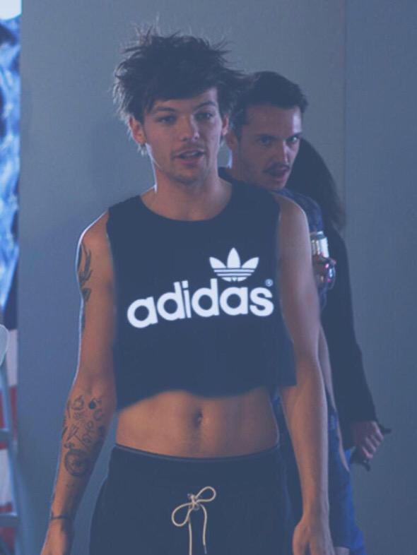 Friend:Who's your favorite Adidas model? Me: Louis Tomlinsom