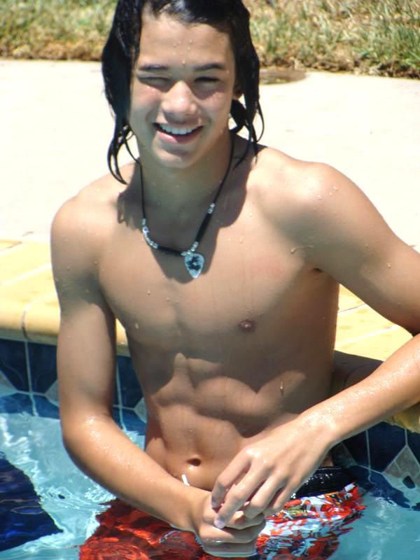 ||Boo boo Stewart. Is so sexy OMG
