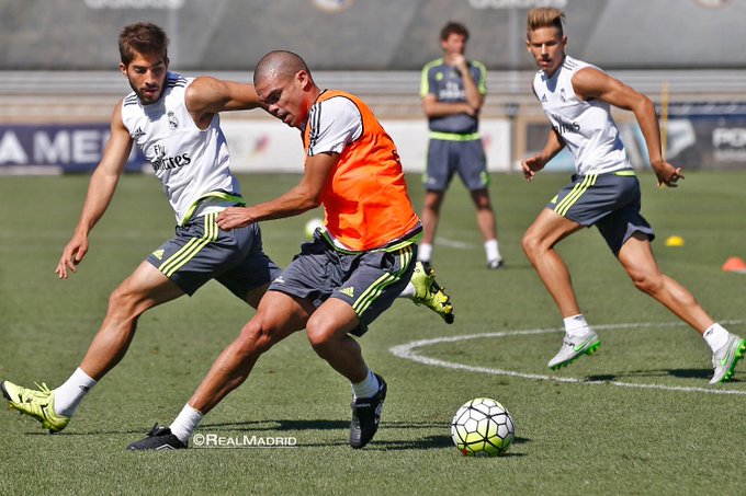 Voir l'image sur Twitter Voir l'image sur Twitter