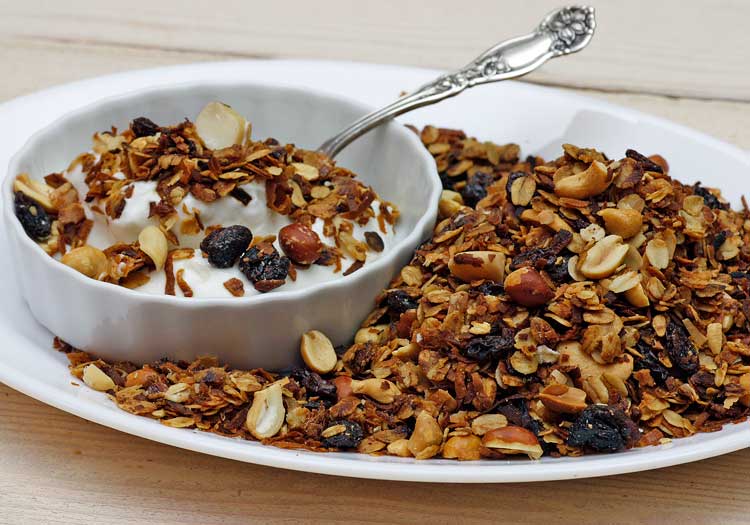 MMDaughter's tweet image. Easy Nutty Granola &amp;gt; mymothersdaughter.net/easy-nutty-gra…