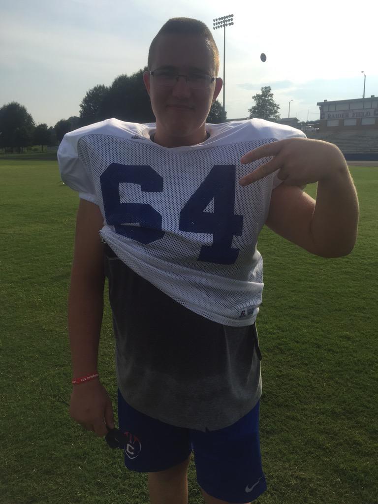 Oscarrg22's tweet photo. Garret is about to kill this freshmen game today! #GFOR3 #100yards #Boot #kicker http://t.co/54xAGXgi0H
