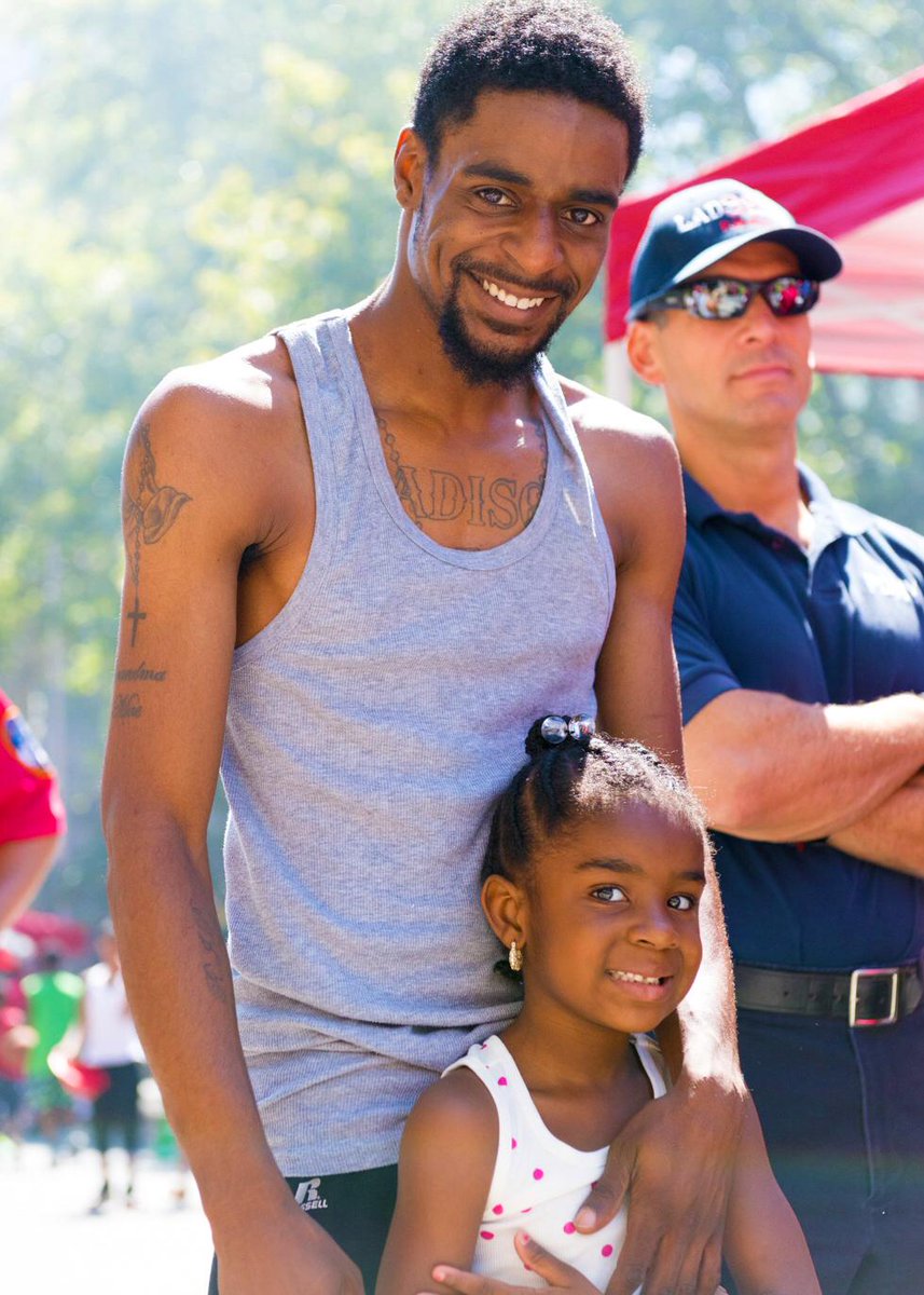 FDNY's tweet photo. Saturday was beautiful with #Engine60 & #Ladder17 #FDNY150 Block Party in #theBronx. See more: http://t.co/8ZgOahtNSy http://t.co/lPPP0LXiCK