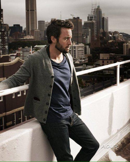 Happy birthday to my love alex o\loughlin 