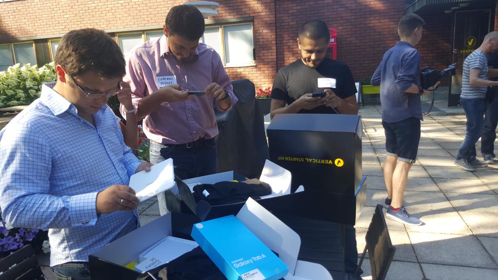 VerticalVC's tweet photo. #Vstartup #Vfall15 teams are exploring their #vertical starter kits! @PediusCall @nordichug @INTACThealth http://t.co/OfpWGBuBxX