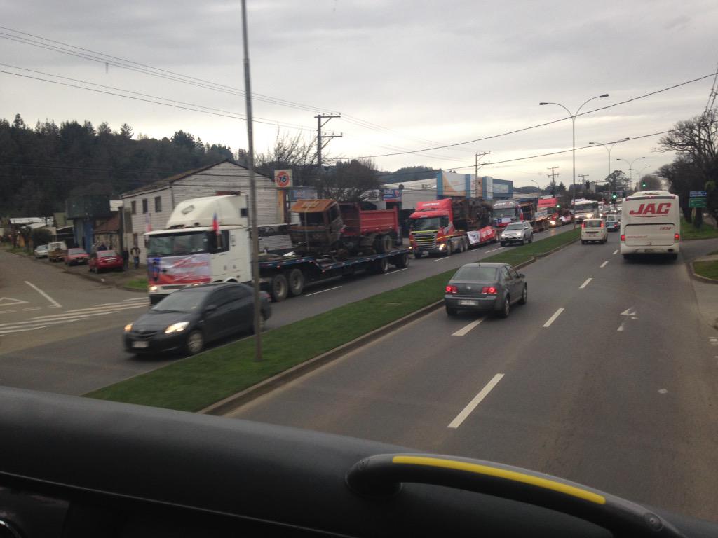 DiegoMedinae's tweet photo. #CamionerosALaMoneda en avenida caupolican, Temuco @biobio http://t.co/YbANsY2xRG