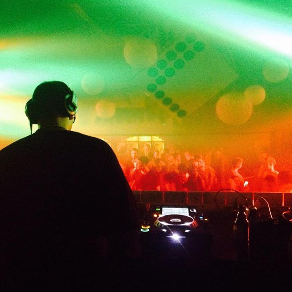 KidLarssen's tweet photo. Kid Larssen at @frohnatur.essen 
#kidlarssen #frohnatur #essen #vivalaelectronica #technoedition http://t.co/rPq5M5XYwM