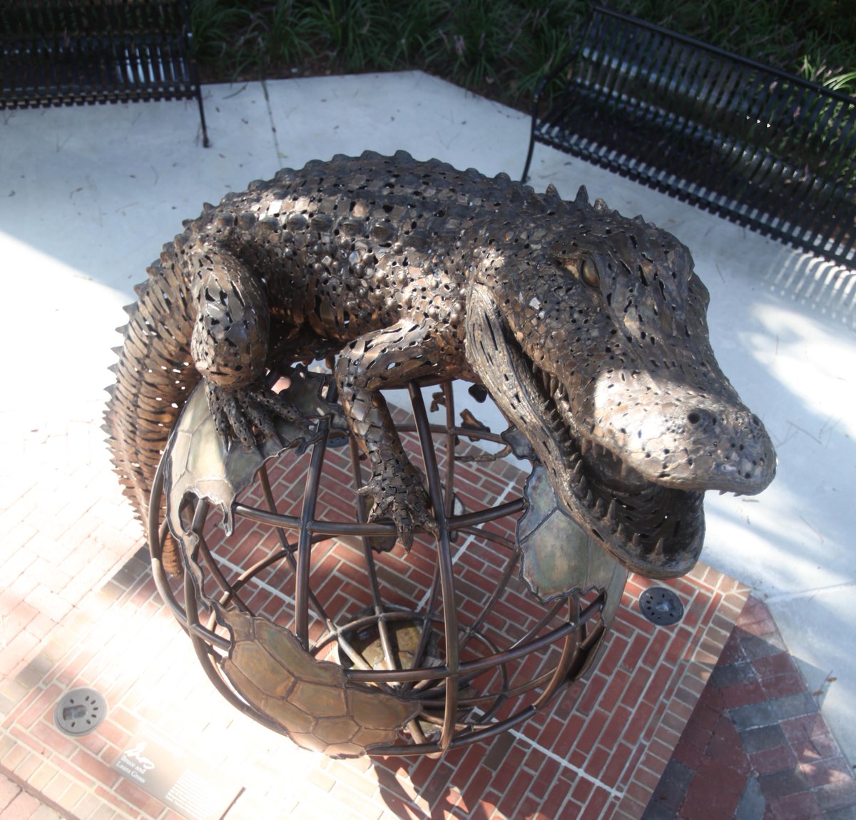 UFWarrington's tweet image. Are you ready to take on the world, #BusinessGators?

#WelcomeBack. #LetsDoThis.