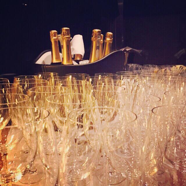 Nineteen19bs's tweet photo. "Troppo di qualsiasi cosa è male, ma troppo champagne va bene" #Fitzgerald
#nineteenloveschampagne #bollicine http://t.co/fa6wnFv0dF