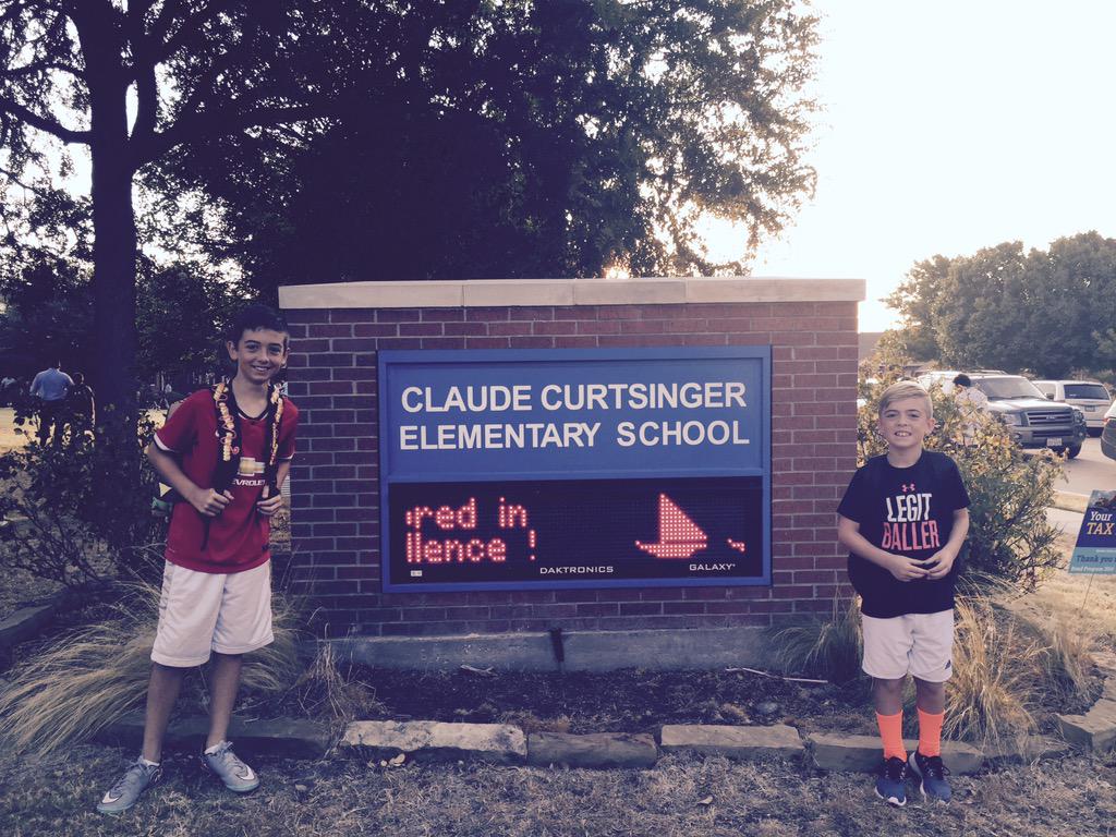 michaelhirsh's tweet photo. @CurtsingerElem @friscoisd our 5th and 2nd graders were so excited to go back today #dfwbts http://t.co/lxZ2TEQWzd