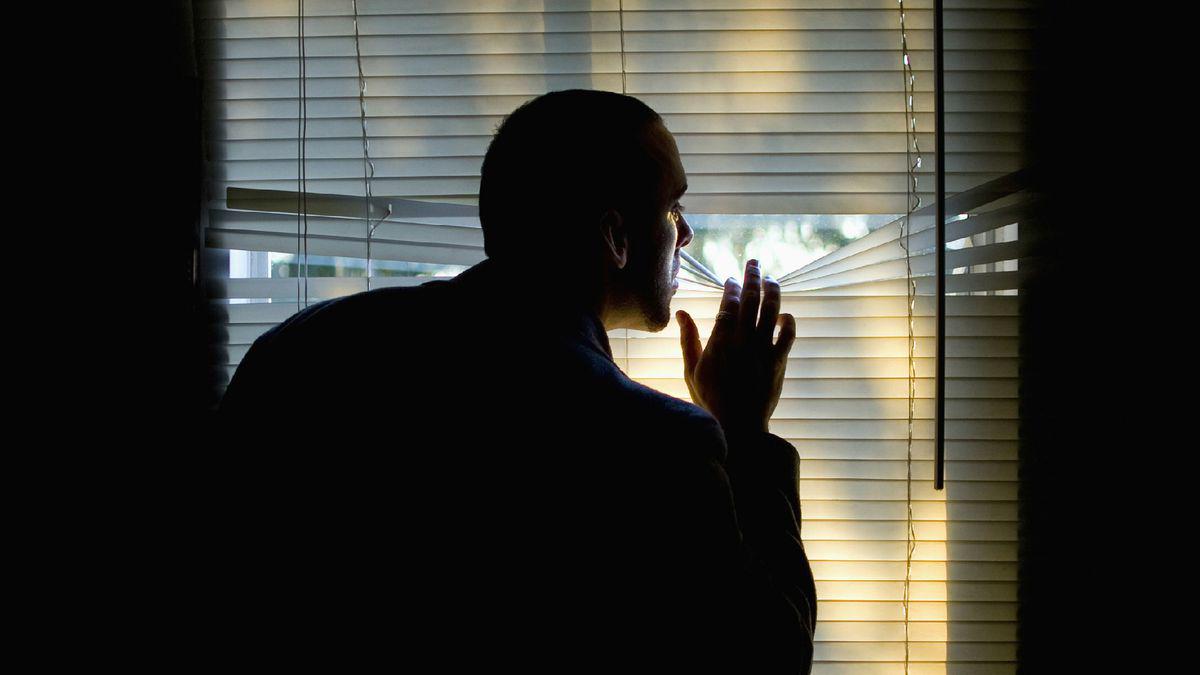 TheOnion's tweet image. Man Spends Entire Weekend Binge-Watching Neighbor onion.com/1hUFiPp