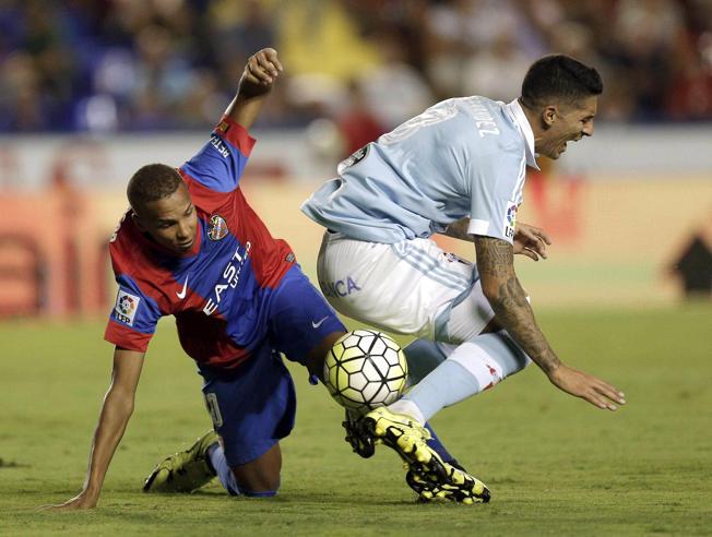 SpanishFutbol's tweet photo. Levante 1-2 Celta de Vigo: http://t.co/6h17XJGo89