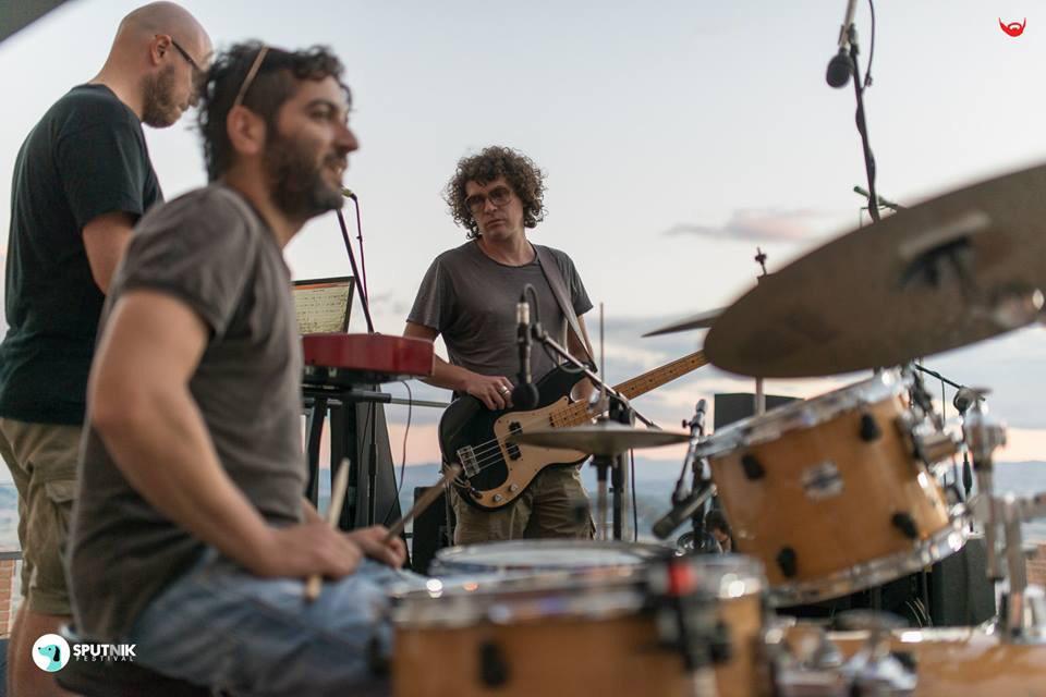 SputnikFest's tweet photo. @matrioskaband #SputnikFestival #stayREBELstaySPUTNIK #lucania #lucanamentelab #southitaly http://t.co/VNyW3Ywsuz