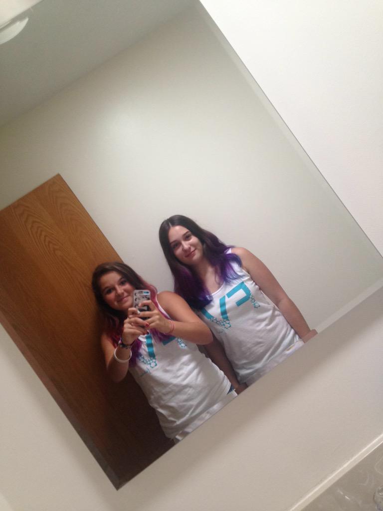 Lee_KristenA's tweet image. #merchmonday got more each for merch Monday right Matt? Haha @Fairviewband4 @Teri_polo_rocks