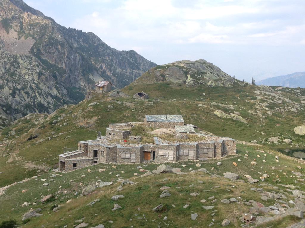 Seri_Bus's tweet photo. Lago della Barma e Baita Amici @Escursionismoit @ExploreBiella @BiellaTurismo @ILTrekking @sentieridimonta http://t.co/TMjSaqBSwW