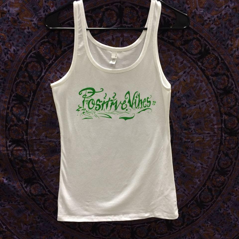 MASSiveRoots's tweet photo. Get your #PositiveVibes tee or tank and 40 % goes to @soulrebelprojec. Support local music: http://t.co/B19YvlWOzI http://t.co/yFm7sWMBD9