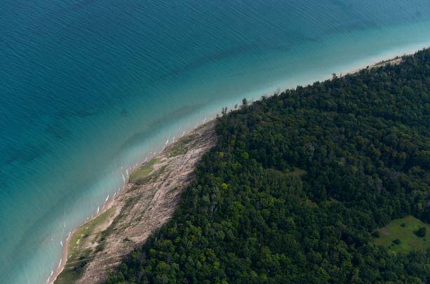 PureMichigan's tweet photo. Wow! @Mlive shares bird-eye views of #LakeMichigan beaches from this summer. #PureMichigan http://t.co/kcdj218pT8 http://t.co/1RVGiPFB0i