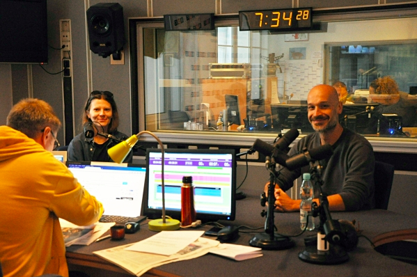 TheJillion's tweet photo. Very funny morning and a good chat at @rdcpolskieradio. Also about @EUSocialInnov awards http://t.co/CNqv9Pqae2 http://t.co/LGWmfZwyo2