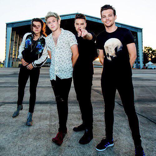 Brad_Kavanagh22's tweet photo. @onedirection  #DragMeDownVideo  
#OneDirection  
#LiamPayne  #harrystyles  #luistomlinson #NiallHoran http://t.co/Fzu4ohx6Ez