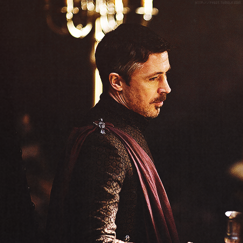 Petyr Baelish, Senhor Supremo do Tridente, e Senhor das Terras Fluviais, com assento em Harrenhal. @PetyrCafetao