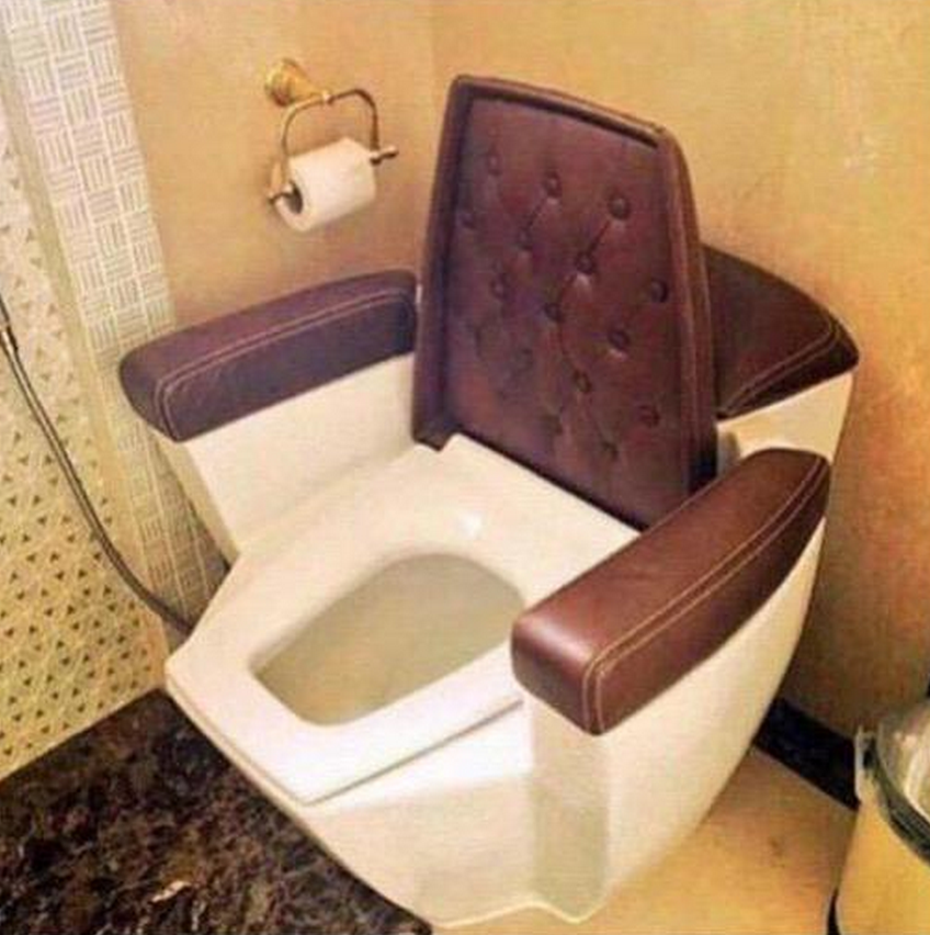 MensHumor's tweet photo. TOILET GOALS http://t.co/8zTOzQPdCy