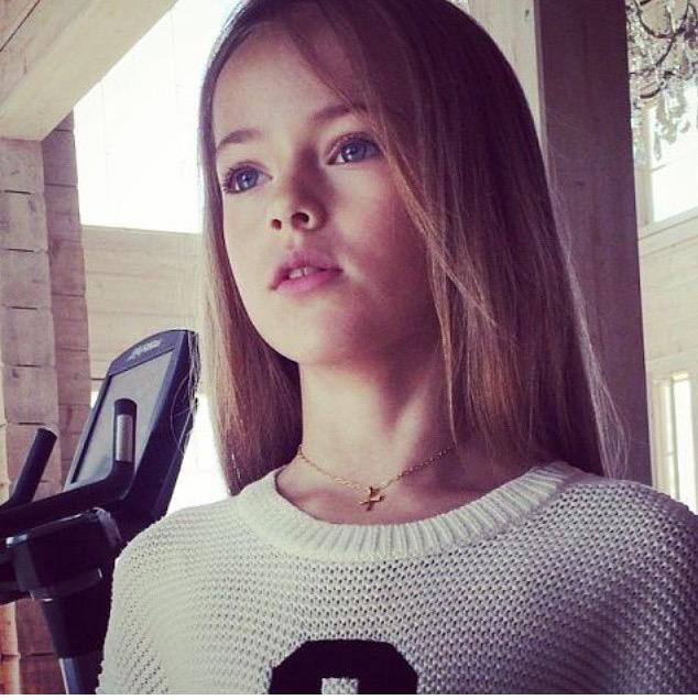 xKristiPimenova's tweet photo. The eyes👌 #BlueEyes #BrownHair #Beautiful #Girl #Model #ModelLife #Cute #TimeBack #Pimenova #ChildModel #Russiangirl http://t.co/yAIUxCTCvR