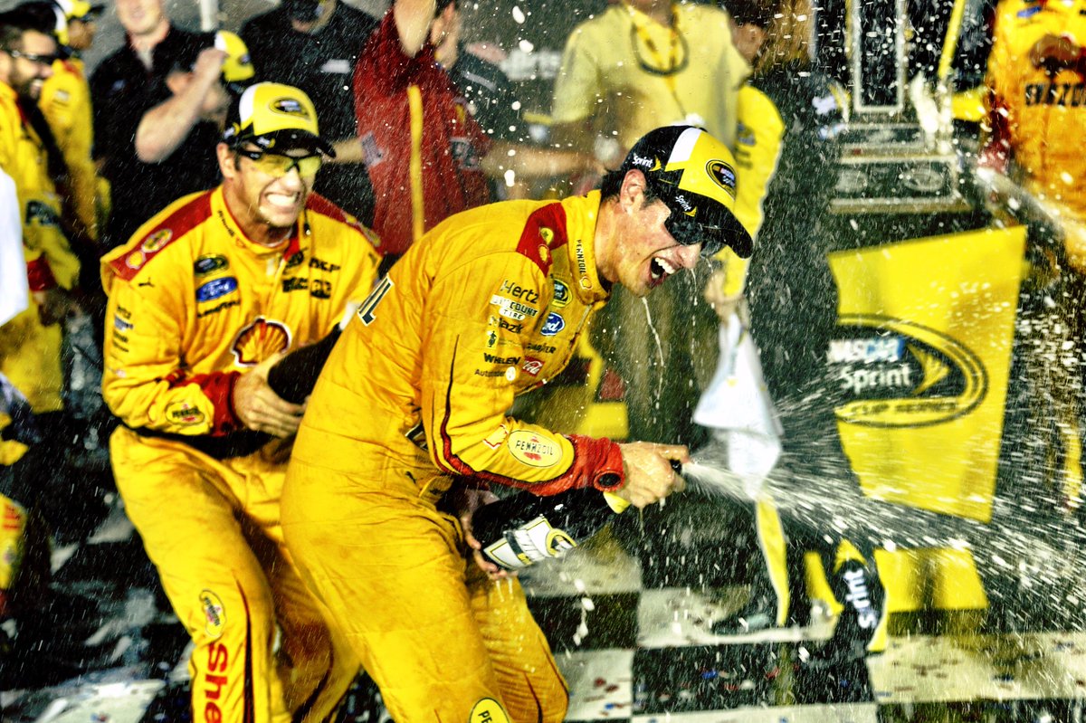 joeylogano's tweet photo. RT for your chance to win a signed Victory Lane hat from this past weekend's win @BMSupdates! #TeamJL http://t.co/EiXzqx1LZu