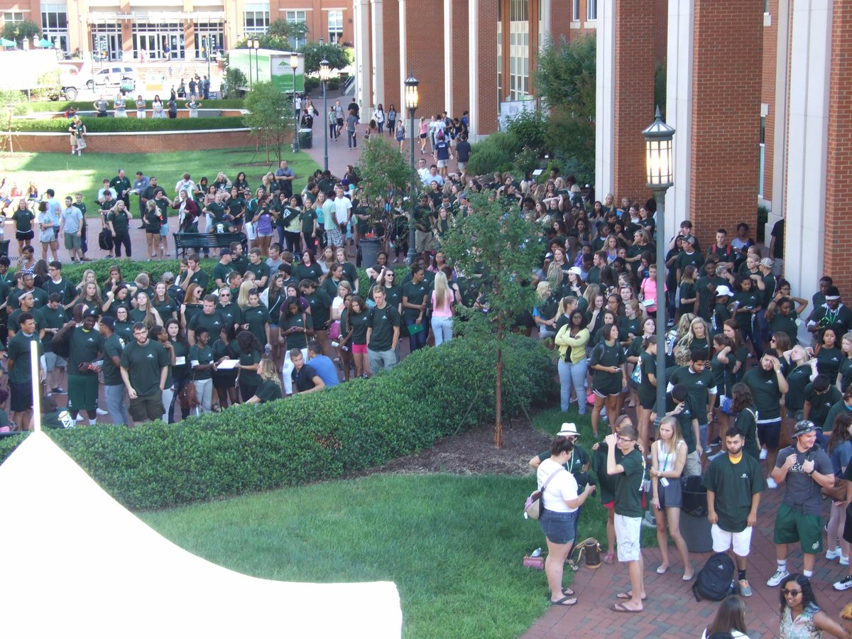 CLT_CHHS's tweet photo. The first annual #UNCC new student convocation was a success! Welcome freshman and transfers. #UNCCDay1 http://t.co/BeCQMIw3XL