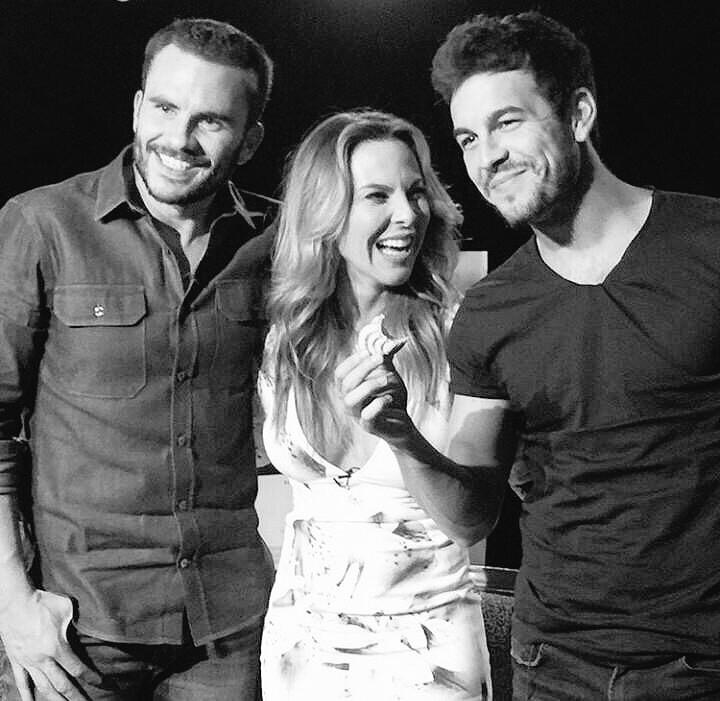 mario_casas_'s tweet image. Con 2 grandes!! @katedelcastillo y @juanpabloraba 
#Los33México