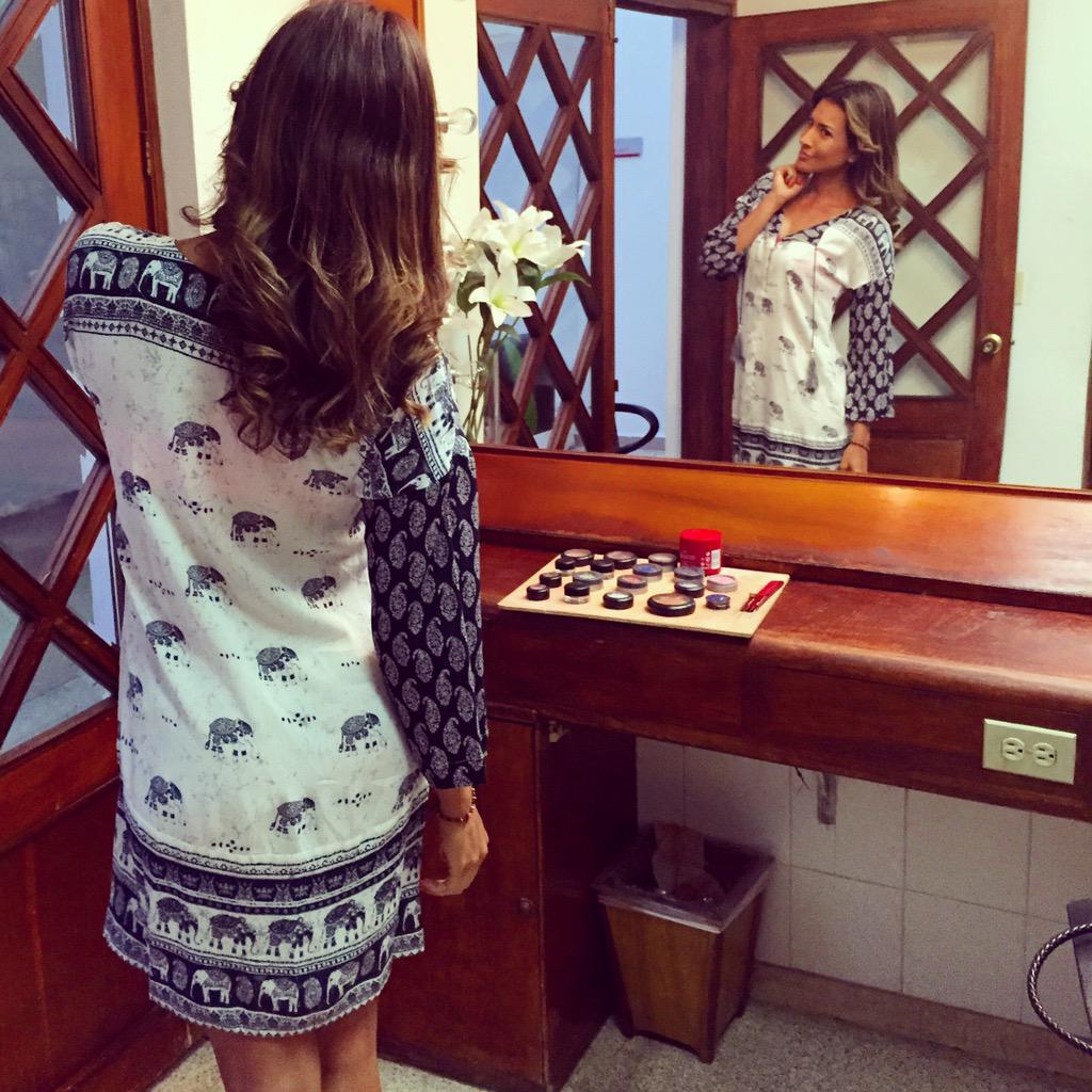 johamorenoG's tweet photo. Imaginando andoooo #lookstudiof by @studiofcolombia 💜💜💜 http://t.co/91uoQJJLQG
