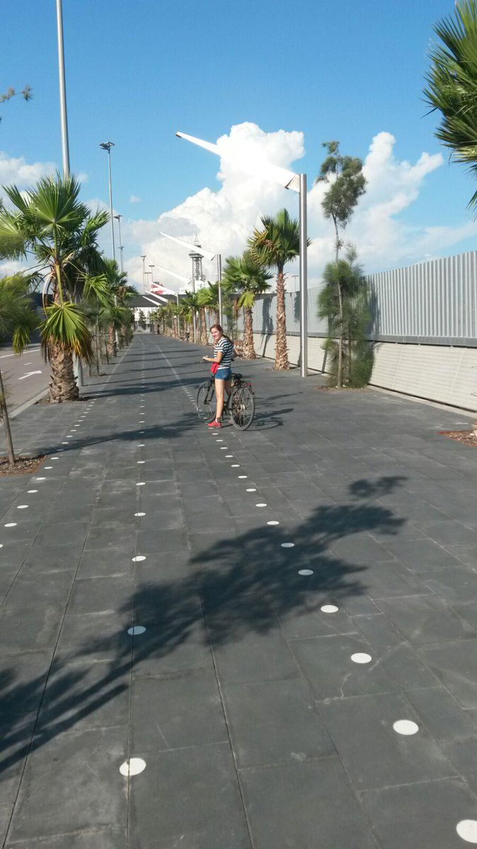 LilyandSpain's tweet image. #Barcelona #barcelonabike #Spain