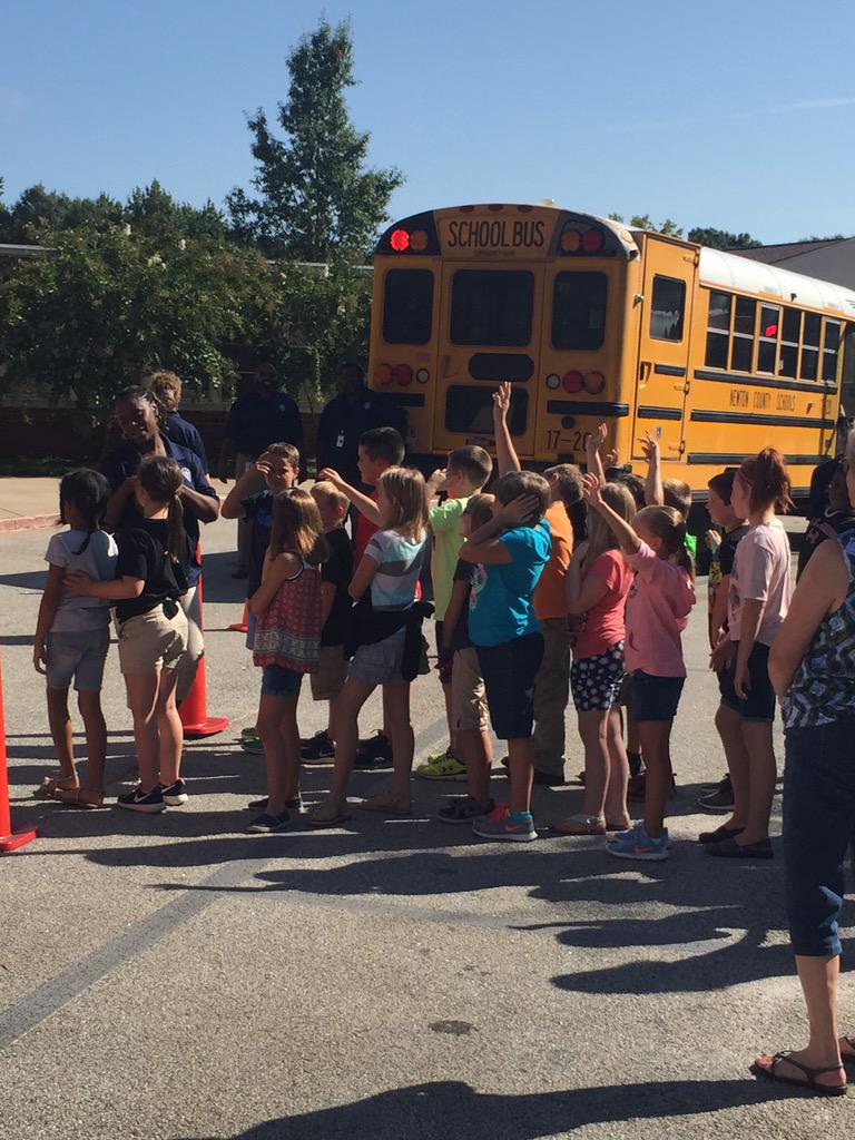 Lori Thomas tweet media