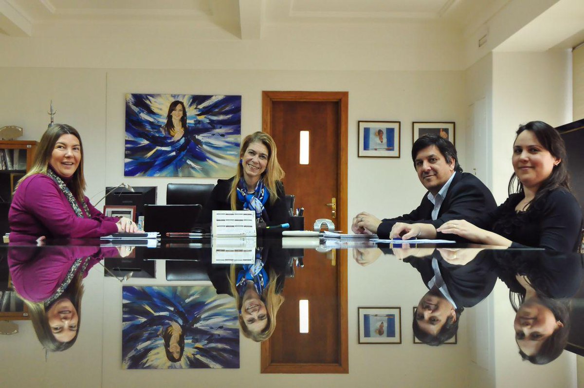 Desarrollo de las fábricas fueguinas <a href="/RosanaBertone/">Rosana Bertone</a> <a href="/DeboraGiorgi3/">Debora Giorgi</a> 
surenio.com.ar/rosana-bertone…