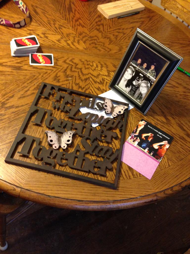 SparkDFX__Al's tweet photo. I swear I have some of the best friends ever.@ashleyjaderoach @burnette_blade #happybirthday #bestfriends #thatcard❤️ http://t.co/e2b9a6hye2