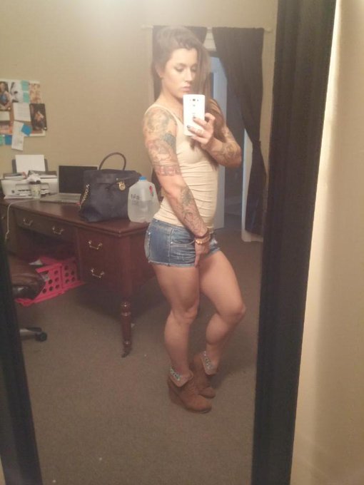 At the office finishing up before meal #3 #40daysout and feeling stuffed! Water babies for days 😂💦💦💦<a href="/tag/40daysout"class="tags">#40daysout</a>