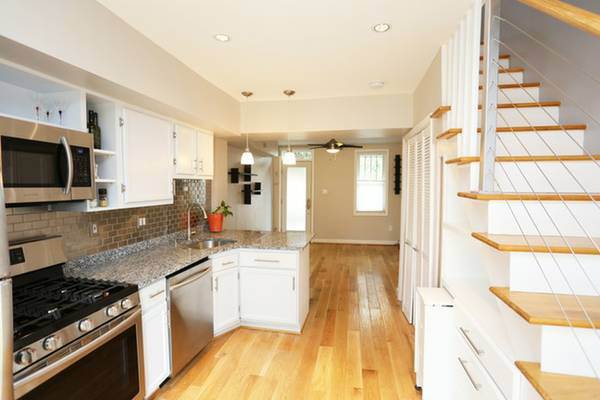 exposedbrickdc's tweet image. H Street Tiny House for Two: $2600 #livesmall #thehill #modern #reno #dc exposedbrickdc.com/2015/08/24/h-s…