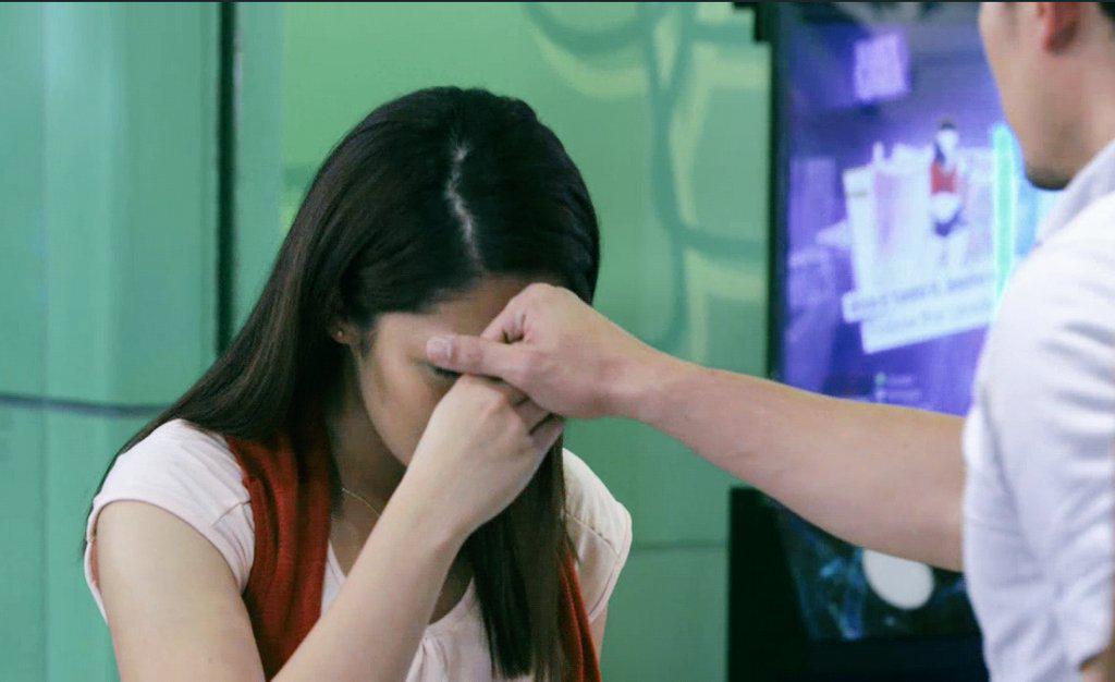 ElizjaneO's tweet photo. Corrine's (@itsJaneOineza) tears upon seeing her Tatay Leandro. Simple yet tagos sa puso scene. No lines needed. 👏👍😢 http://t.co/ZLeyzDgu1Z
