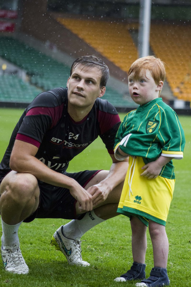 NorwichCityFC's tweet photo. DREAM COME TRUE | Here's @ryanbennett_22 during today's kick about with the @NorwichCityCSF Down Syndrome team. http://t.co/77kWxa5tb3