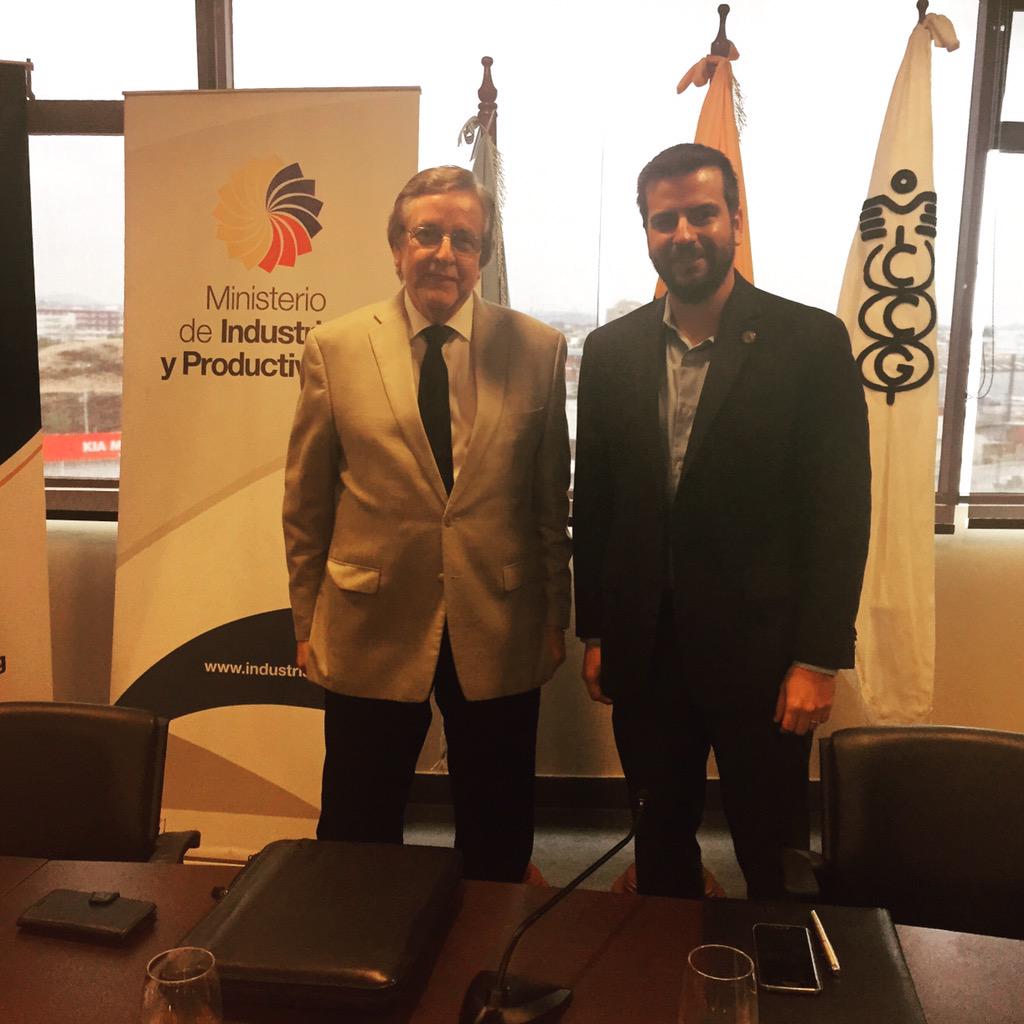 lacamaragye's tweet photo. Agradecemos a Eduardo Egas, Ministro de @IndustriasEc, por la visita a la CCG y el diálogo con el sector empresarial. http://t.co/bouelh87KV