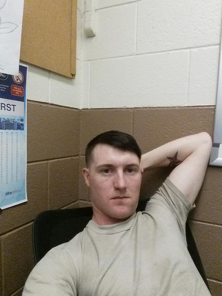 RetardedFuture's tweet image. Another day at work..