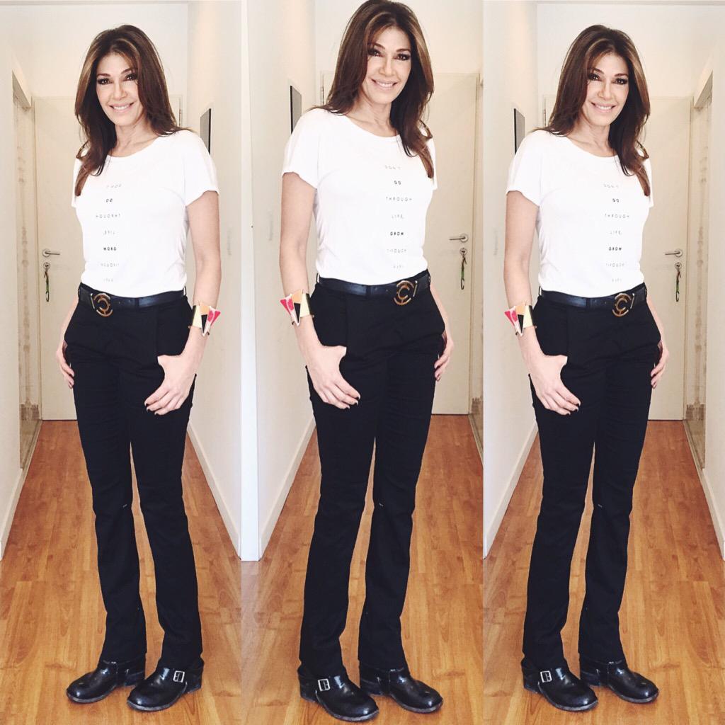 En 5min al aire con <a href="/los1sylosotros/">LOS UNOS Y LOS OTROS</a> por <a href="/AmericaTV/">América TV</a> con <a href="/JuanmaBrindisi/">Juan Manuel Brindisi</a> <a href="/CalandraTeresa/">teresa calandra</a> <a href="/CALANDRAPRENSA/">CALANDRA</a> <a href="/vickymiranda/">victoria miranda</a>