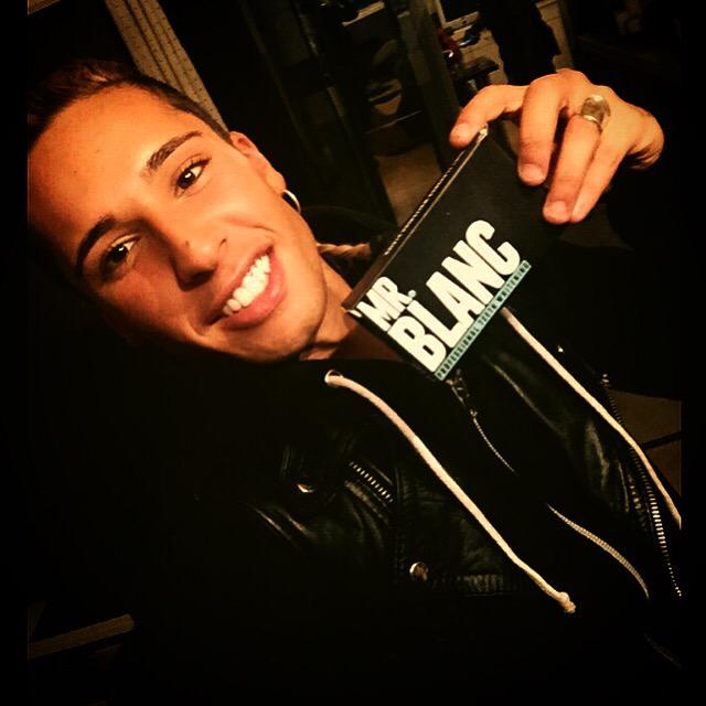 EddySS7's tweet photo. Smile On Top @mrblancteeth #White #Summer #Smile2star #Hollywoodsmile #Mrblanc http://t.co/575yWHSHz2 http://t.co/ENafqnnVlJ