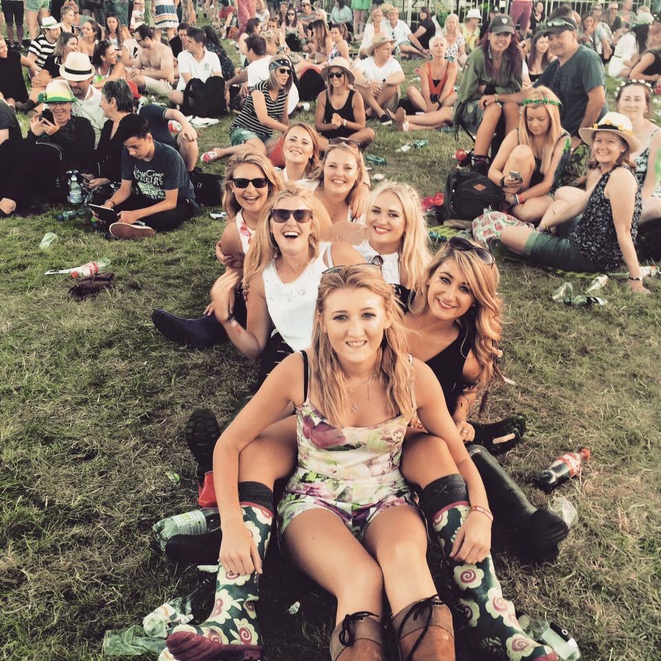 hjpovey's tweet photo. The bestest weekend with my fav girls at @vfestival 👌could do it all again now after a shower and clean clothes 👍 http://t.co/57fqNoXsX7
